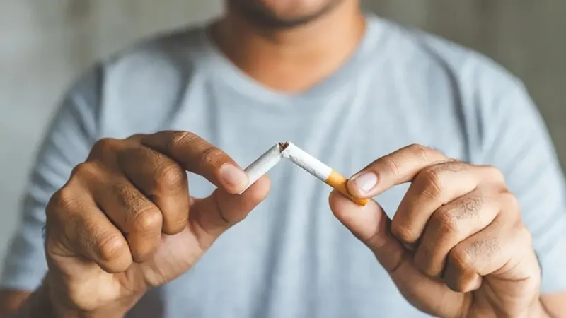 Smoking is a major risk factor for renal cell carcinoma (kidney cancer).