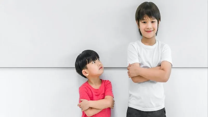 Comparison of child growth showing short stature related to pituitary dwarfism